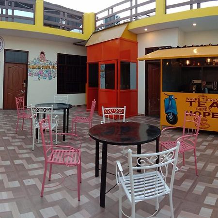 Hashtag Traveler'S Hostel Lucknow Ngoại thất bức ảnh