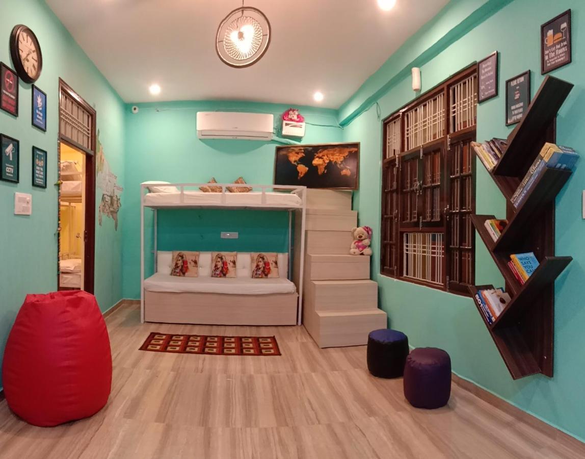 Hashtag Traveler'S Hostel Lucknow Ngoại thất bức ảnh