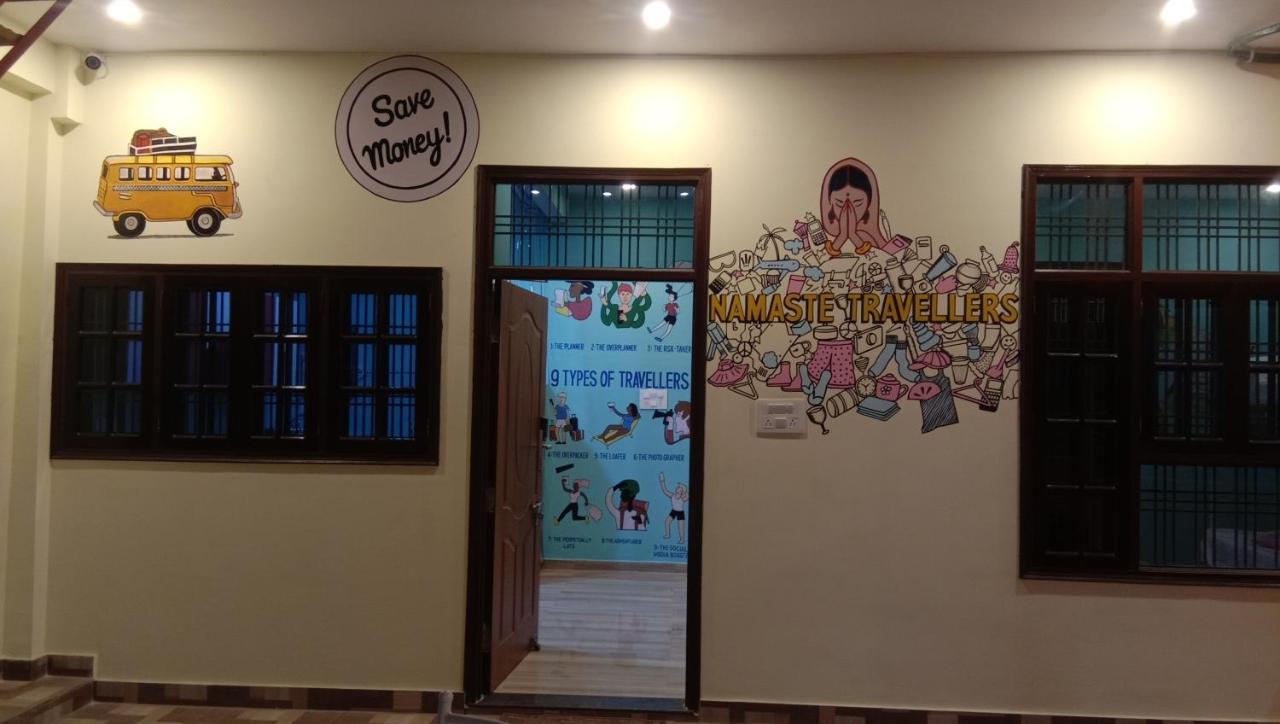 Hashtag Traveler'S Hostel Lucknow Ngoại thất bức ảnh